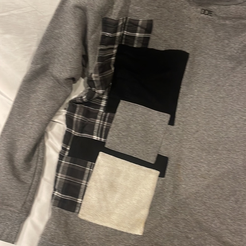 Men’s Sweater - Picture 2 of 5